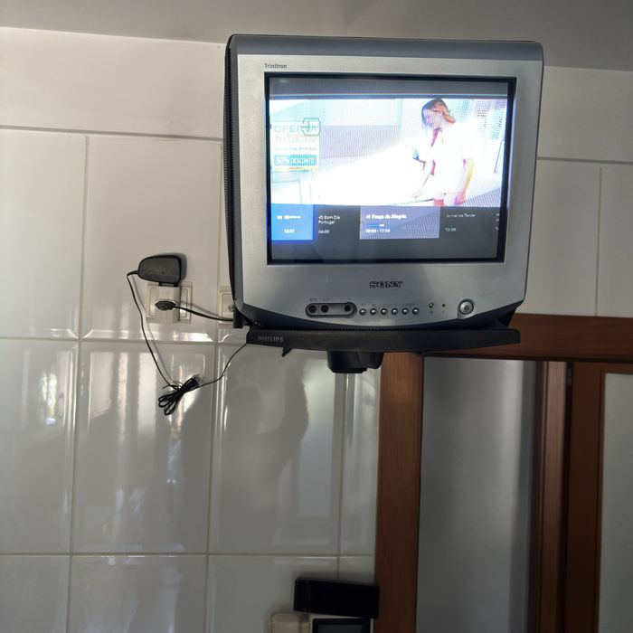 Sony Trinitron CRT + Suporte Philips – Excelente Estad