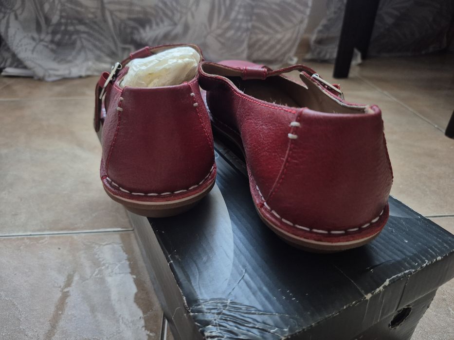 Туфли, сандалии, балетки кожаные  Clarks красные