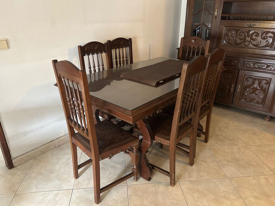 Mesa de jantar e cadeiras vintage