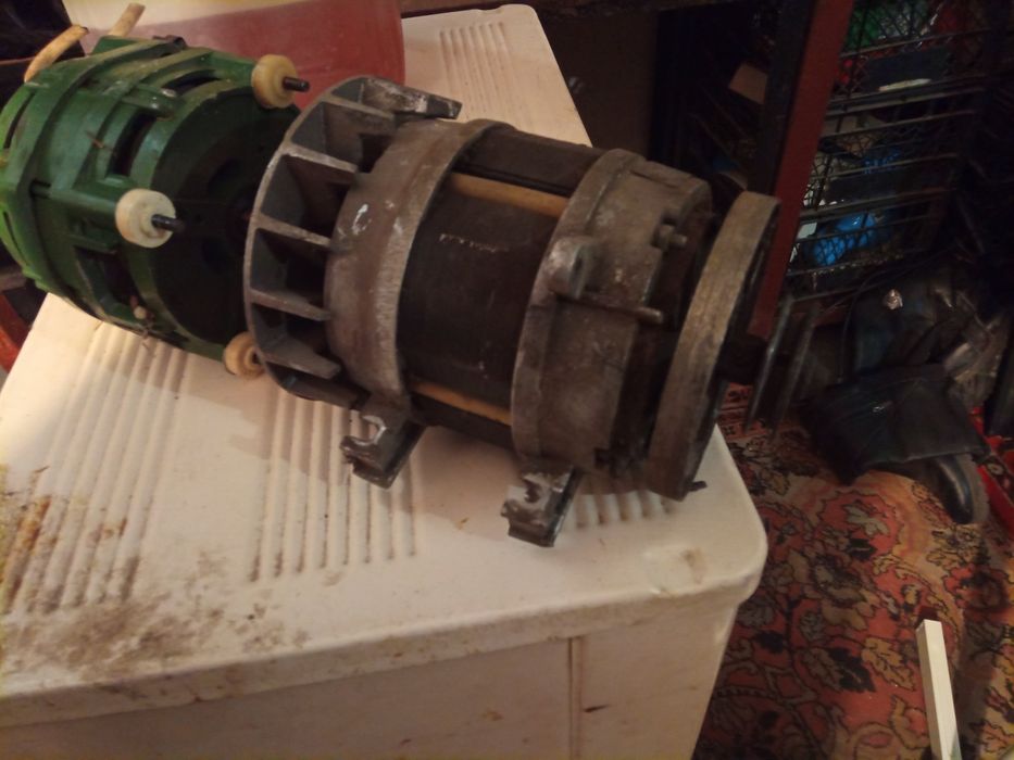 Мотор на стиральную машину СССР