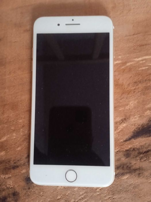 Продам айфон 7+ в ідеальному стані