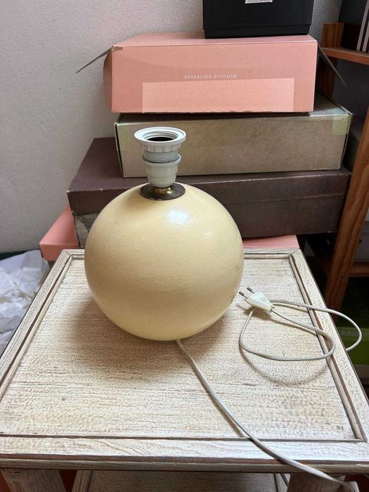 Base de candeeiro de mesa circular bege