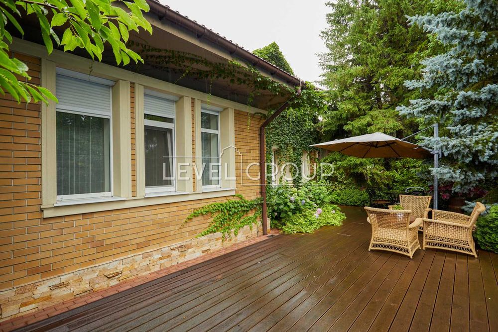 Будинок дизайнера S=555 м² ділянка 0,36га  біля озера Крюківщина Гатне