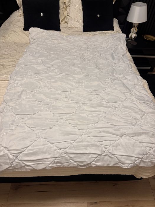 Kołdra 140x200 w dobrym stanie