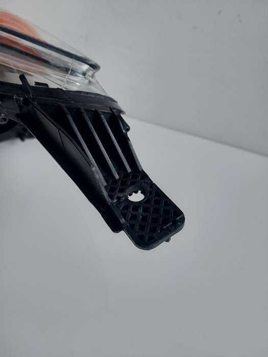 Lampa przednia prawa Citroen C3 2 DS3 09-15 Europa