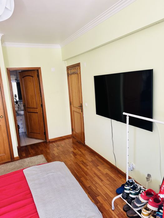 Alugo quarto em monte Abrão