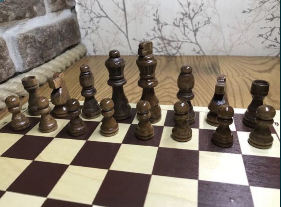Шахи шахматы дерев'яні  Нові! Турнірні розмір дошки 40х40см