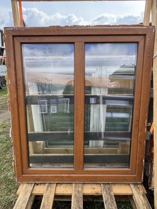 1x okno pcv zloty dab 122x139 rozwierno uchylne transport okien kraj