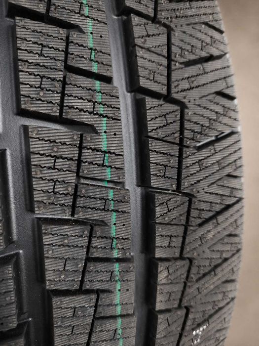 Шини 215/55R17	Kapsen	AW33	94H | нові зимові 4шт 2026р