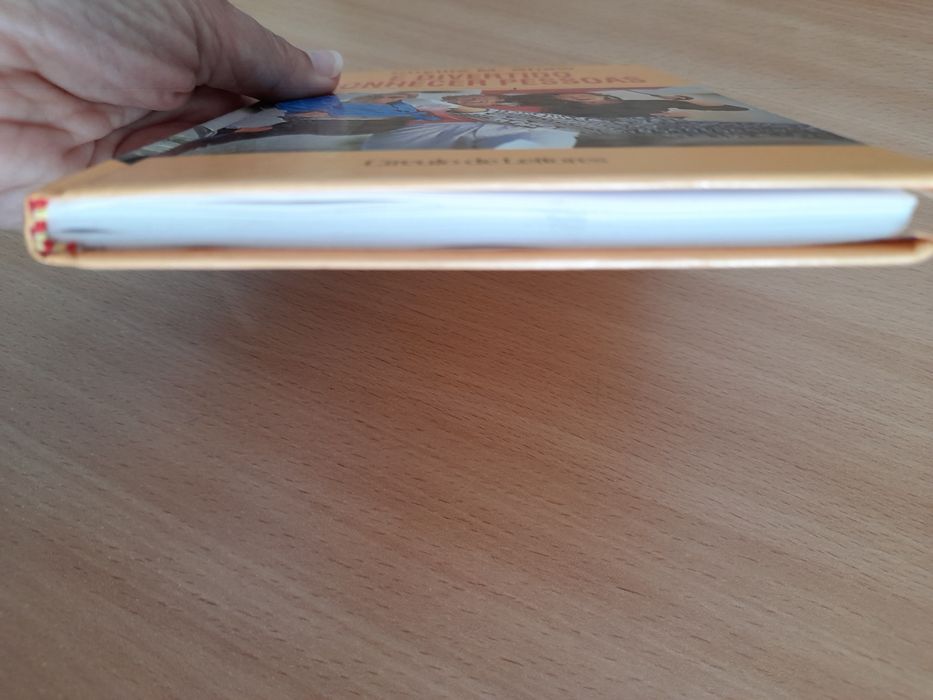 Livro "É divertido conhecer pessoas"