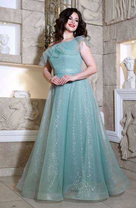 Сукні на випускний вечір