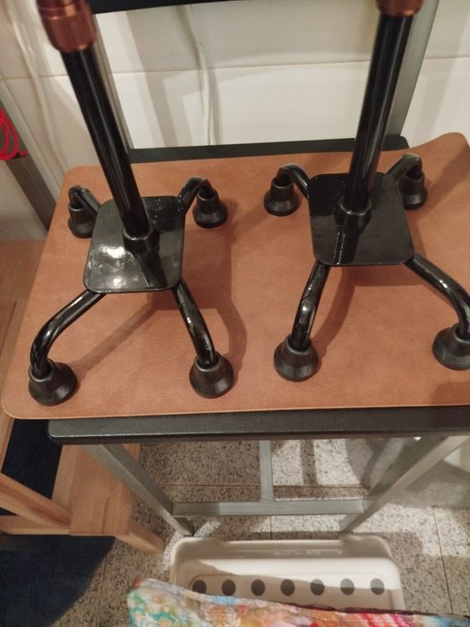 Par de bengalas tipo andarilho de luxo baixou  de 50€