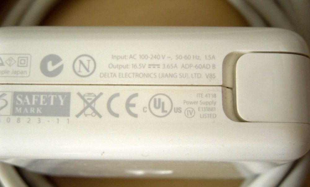 Carregador Apple 60w MagSafe Power Adapter modelo A1184 - ADP-60AD B - em óptimo estado - para MacBook e MacBook Pro compatíveis