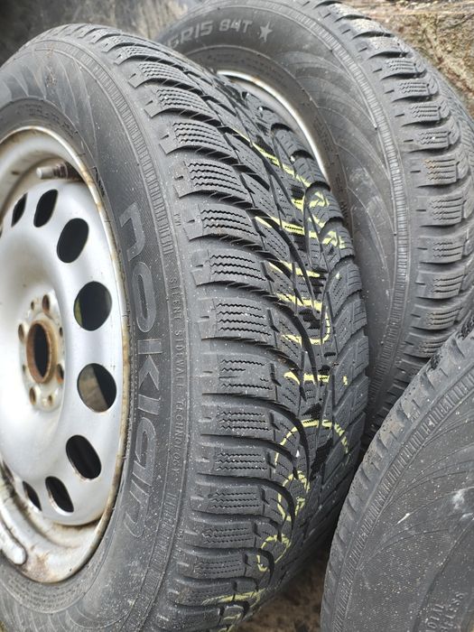 Koła całe opony zimowe Mini Cooper S.