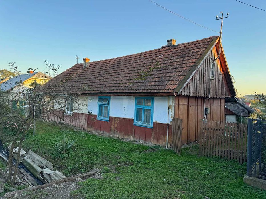 Продаж половини будинку з ділянкою в с. Довге, Дрогобицький р-н!