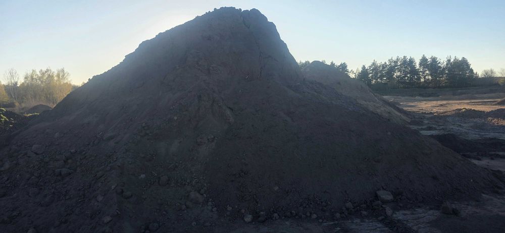 Humus siany pod trawniki, ziemia do ogrodu