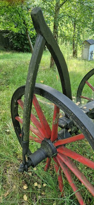 Koła do wozu na osiach