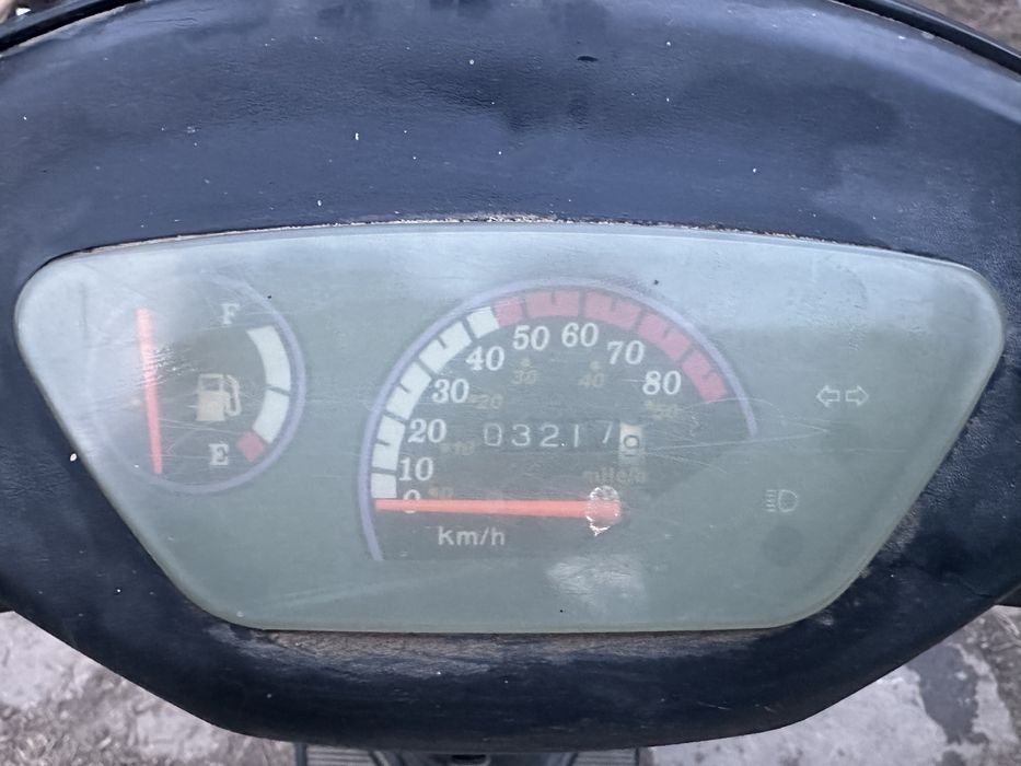 Скутер спарк 80кубів