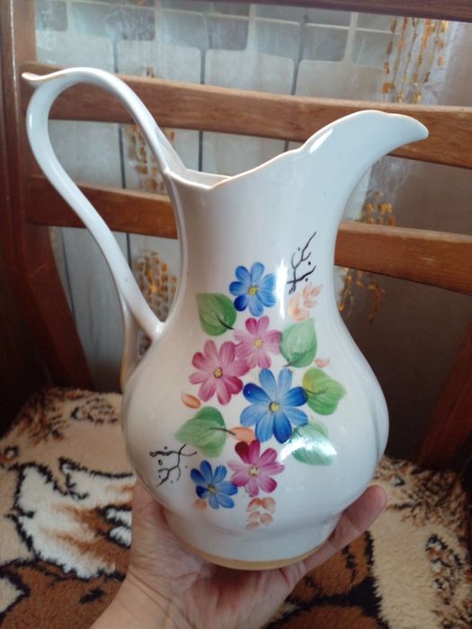 Винтажный кувшин.