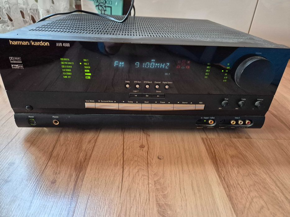 Amplituner Harman kardon