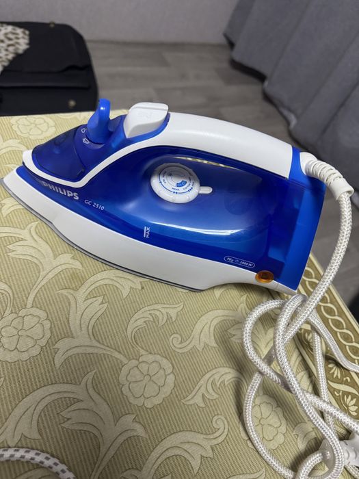 Продам Утюг в хорошем состоянии