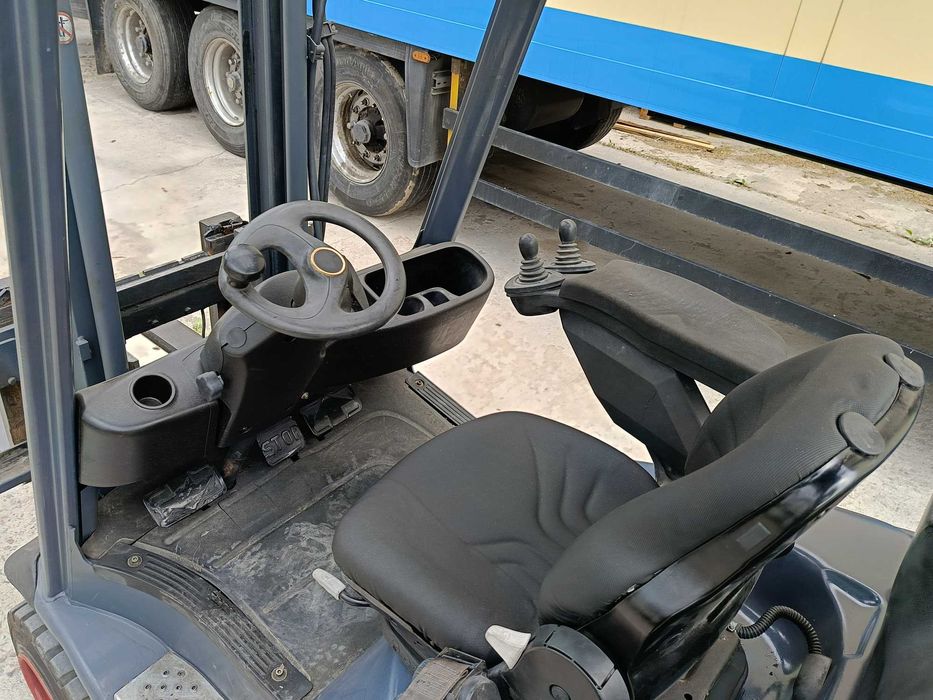 Продам погрузчик Linde H20T 2007