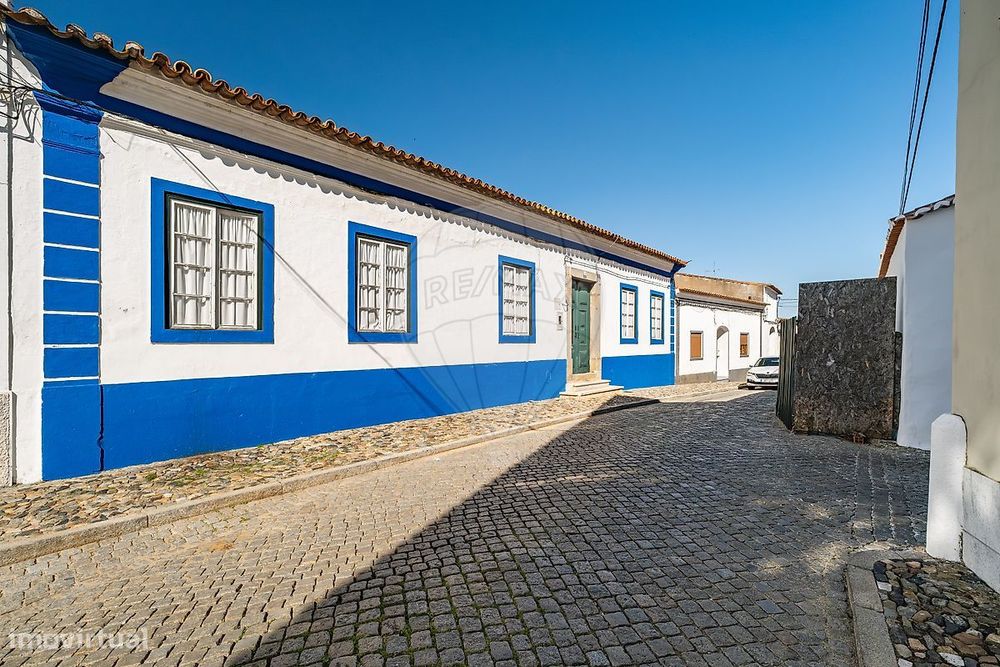 Moradia T17 para venda