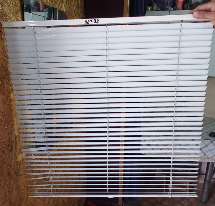 Продам білі жалюзі в розмірах