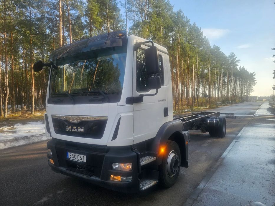 MAN TGM 15.250 , 4X2  Euro 6, Full Air , 292000km ; rama 8m , laweta , beczka , 2014/15