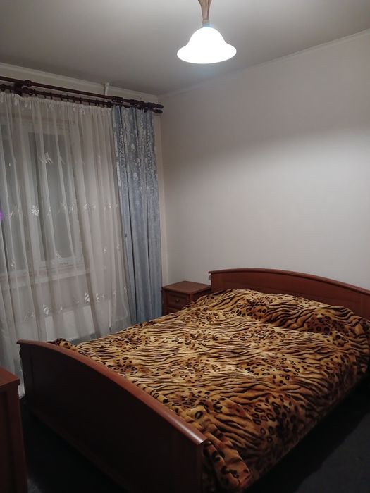 Продам 4 х комн  ЧН  84 м2 центр .Мстиславского 52