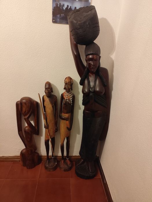 Peças em pau vindo da Guiné