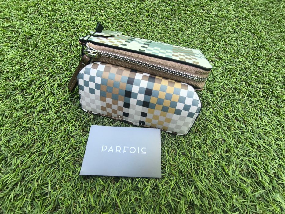 Porta-moedas Parfois com estampado de quadrados