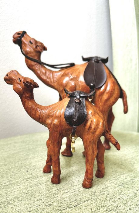 Dwie piękne figurki Wielbłądy VINTAGE
