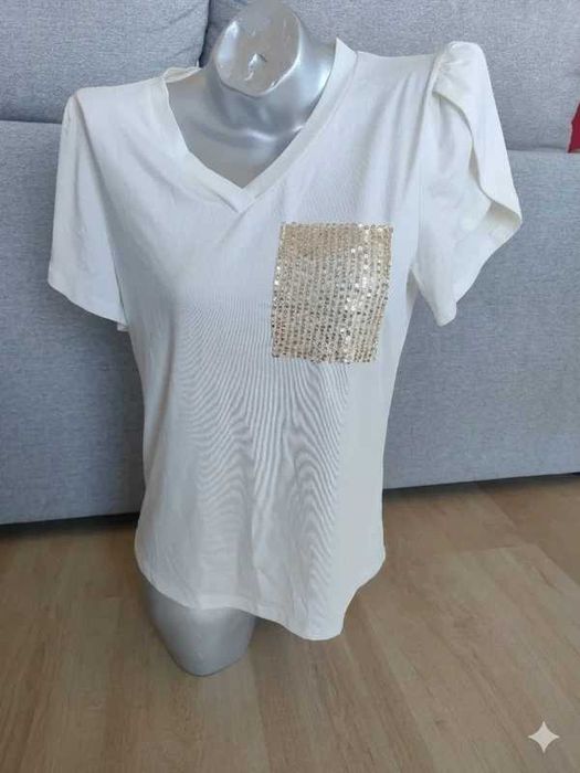 Blusa Branca com Bolso de Lantejoulas Douradas – Tamanho M