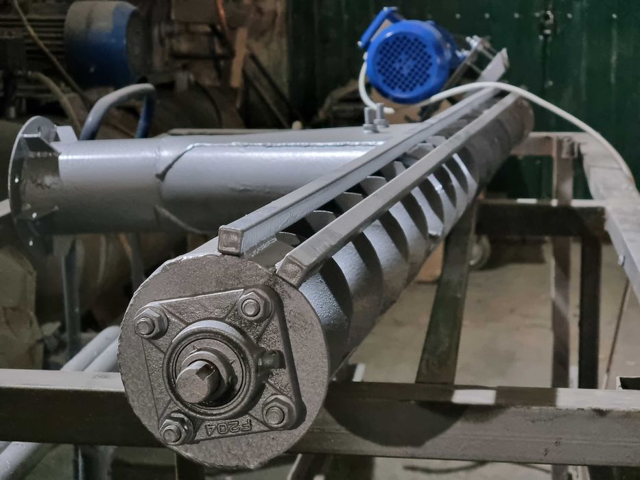 Шнековый погрузчик шнек для зерна брикетов шнековий навантажувач 133мм