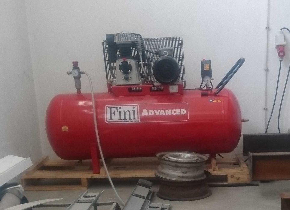 Compressor Fini trifásico 270 L