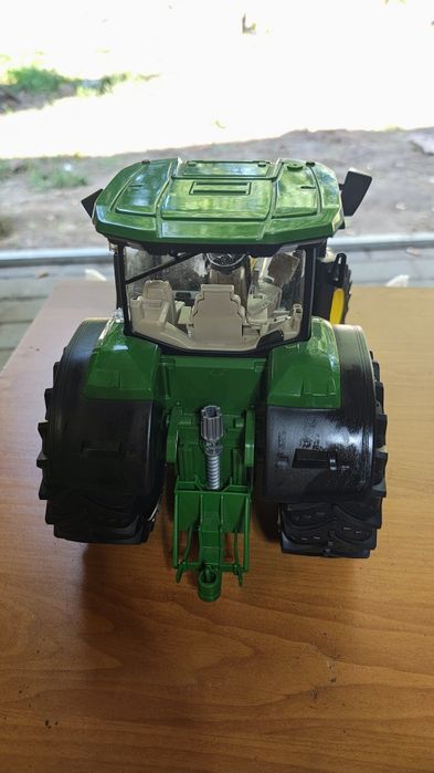 Bruder traktor john deere