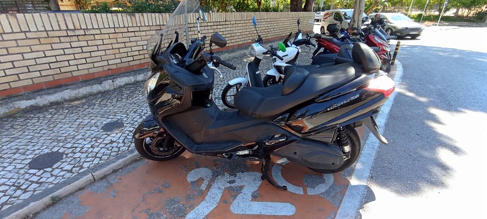 Sym MaxiSym 400i