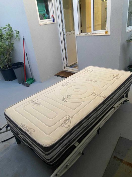 Cama articulada com colchão