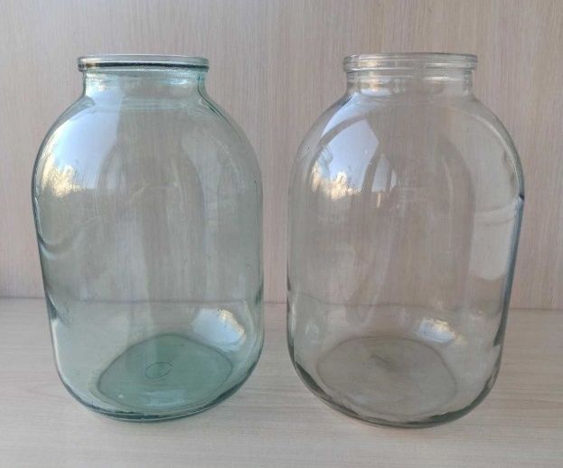 Банки, скляні банки.