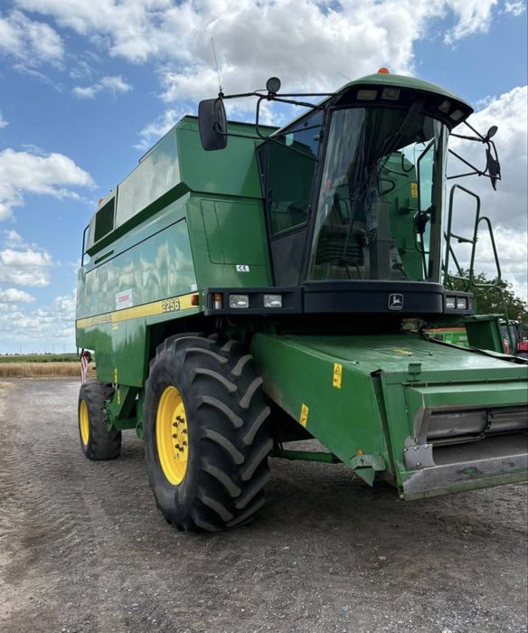 Комбаїн John deere 2256