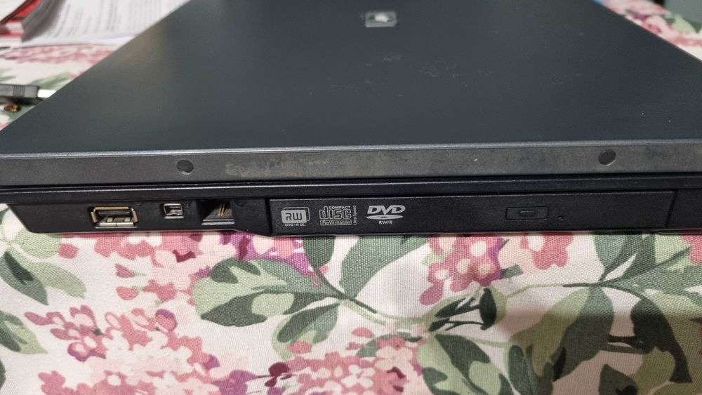 Laptop HP Compaq nx6325 (komputer retro)