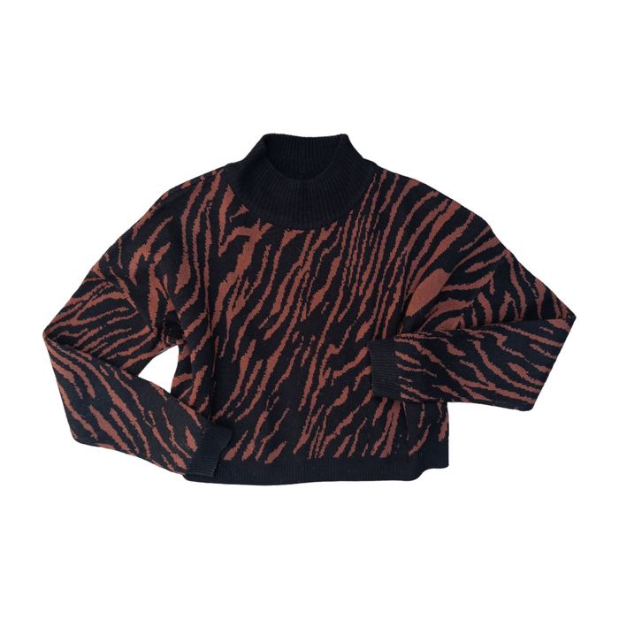 sweter sweterek ze wzorem w zebre motyw zwierzęcy krótki półgolf golf