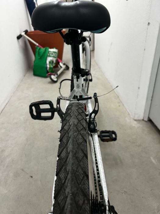 B’TWIN Bicicleta de Adolescente – Muito Pouco Uso – Excelente Estado