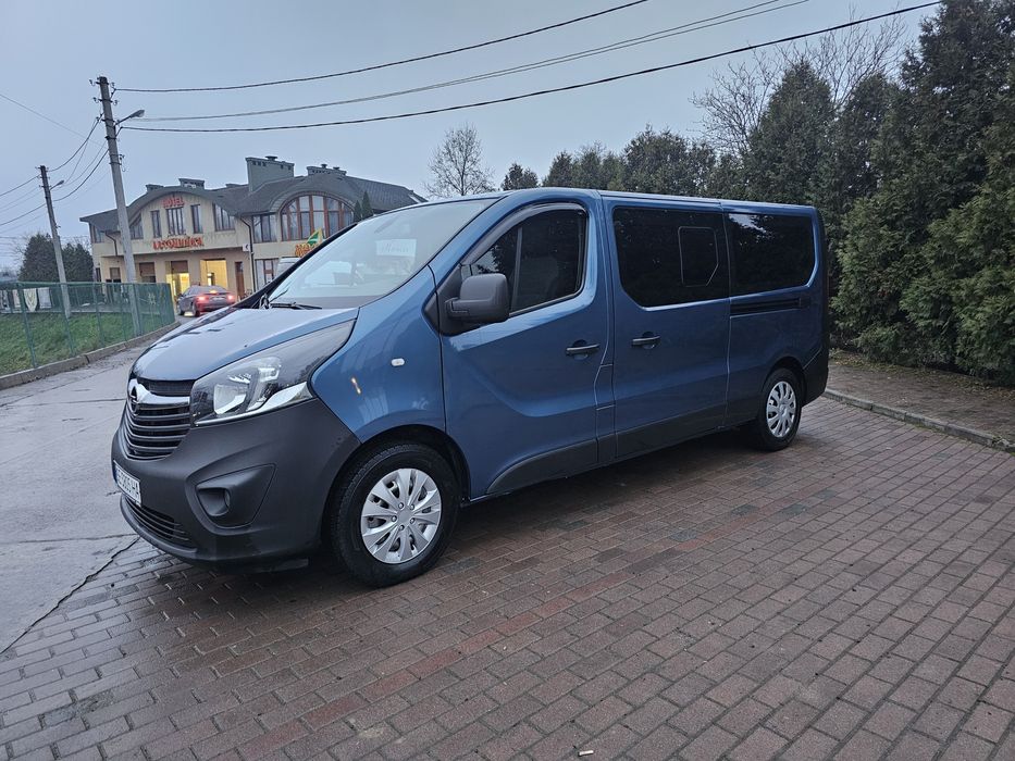 Opel Vivaro оригінальний пасажир, довга база