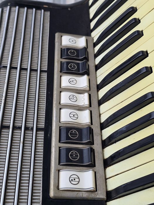 Akordeon Hohner Tango II M-96 basów