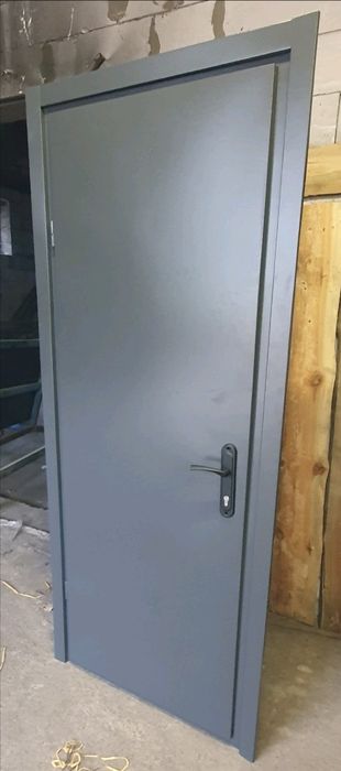 Двери входные от производителя/металлические/технические/ В наличии
