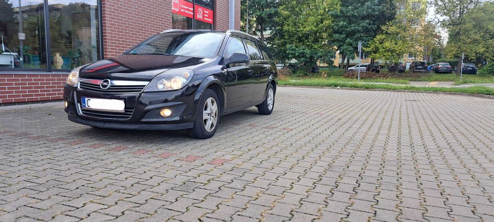 Opel Astra 2010 rok 1.4 Gaz Model po liftingu