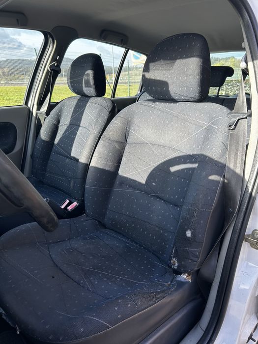 Renault Clio 1.6 Gasolina – 5 Portas – 2001 – Económico e Fiável