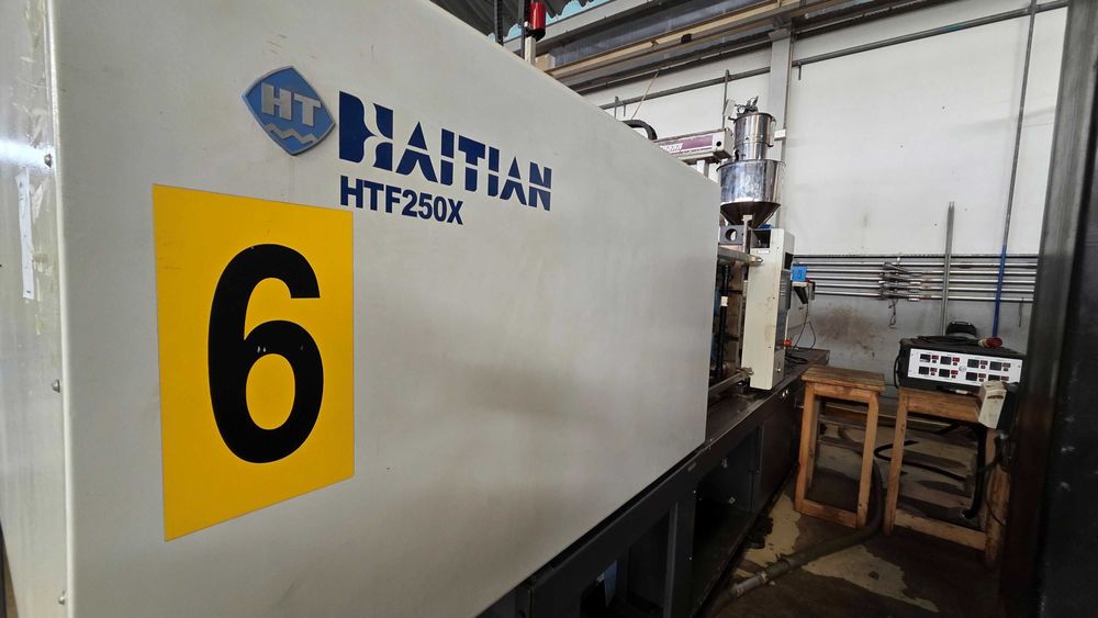 Máquina de injeção Haitian 250ton